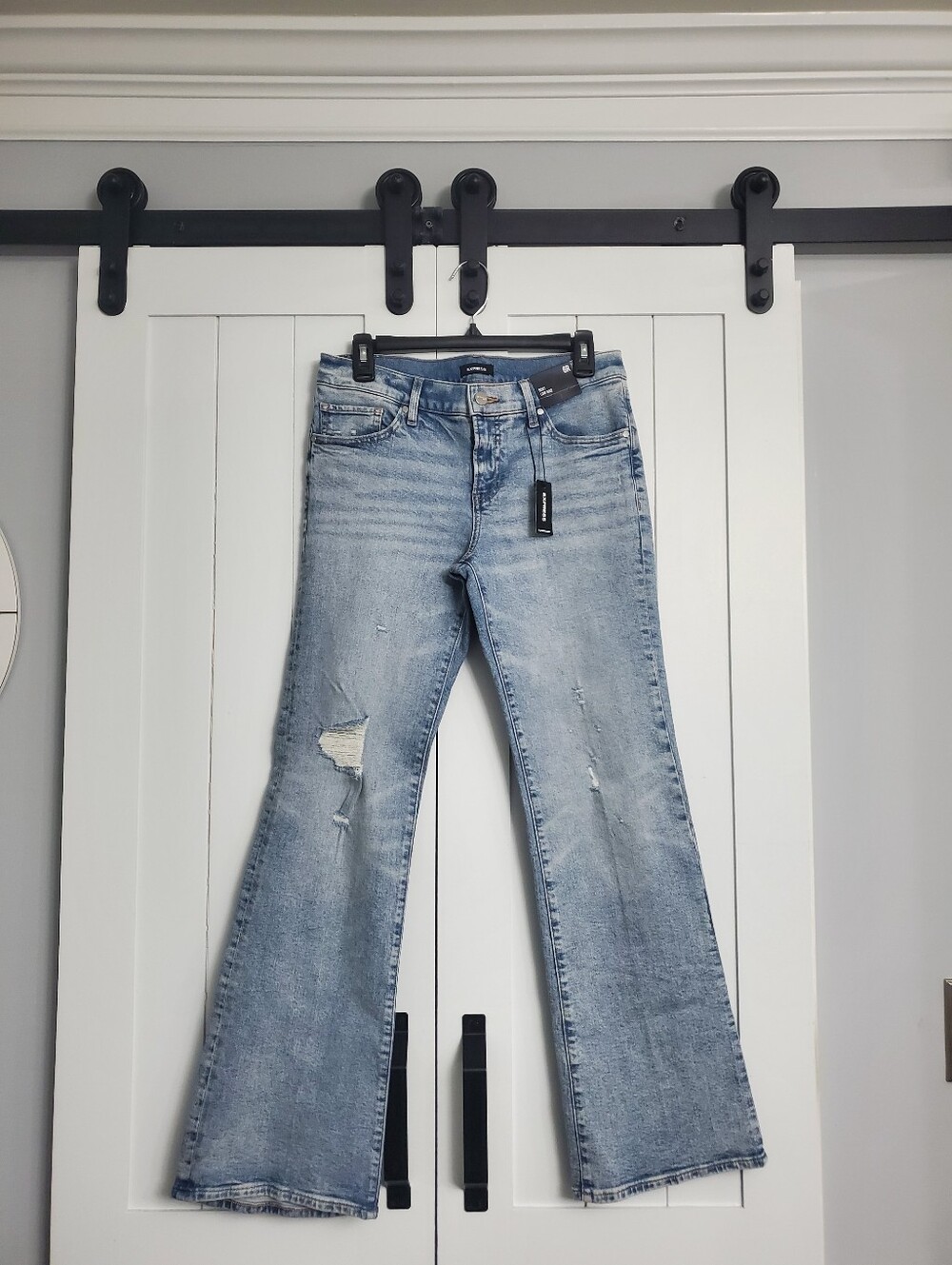 Express Women’s Boot Low Rise Ripped Jeans. NEW!